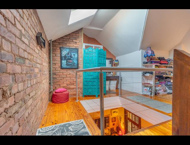 2 BEDROOM APARTMENT FOR SALE IN ESSENWOOD